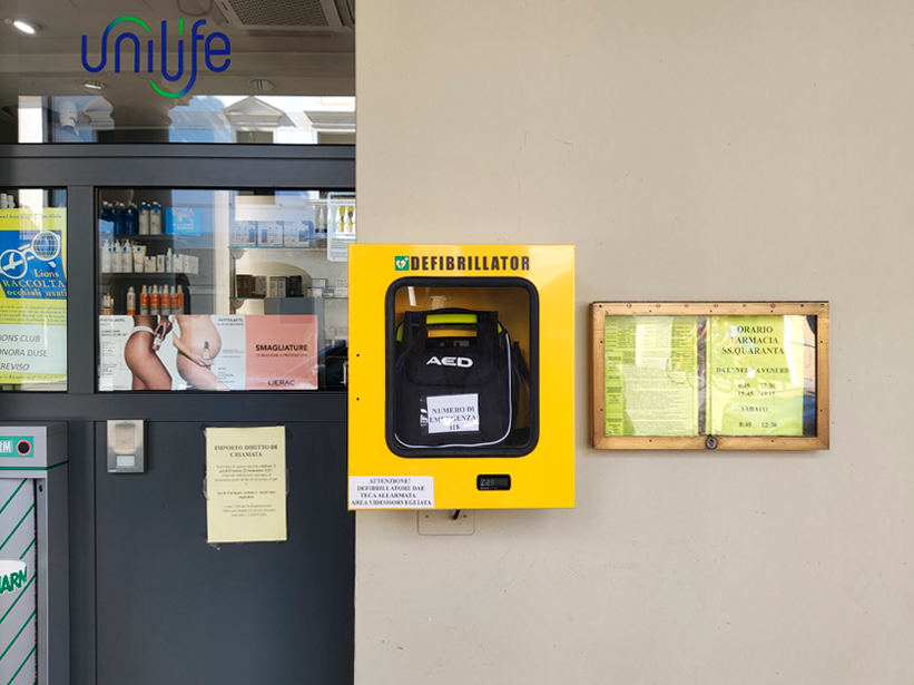 Installazione defibrillatore all’esterno della Farmacia SS. Quaranta